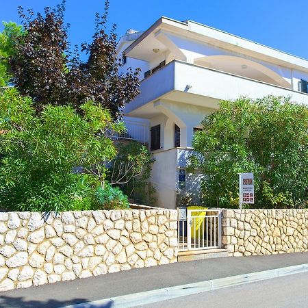 Apartments Vlatko Krk Town Esterno foto